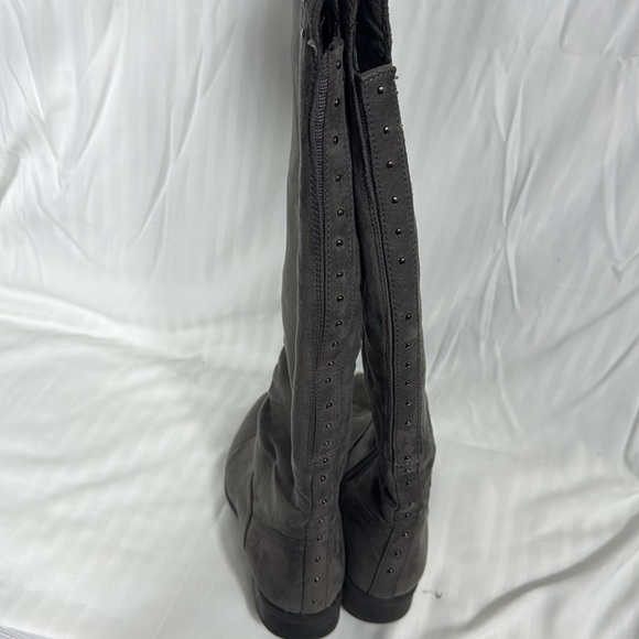 Lime Light Joaquin Faux Suede Studded Knee High Tall Gray Riding Boots Size 8 - Picture 3 of 10